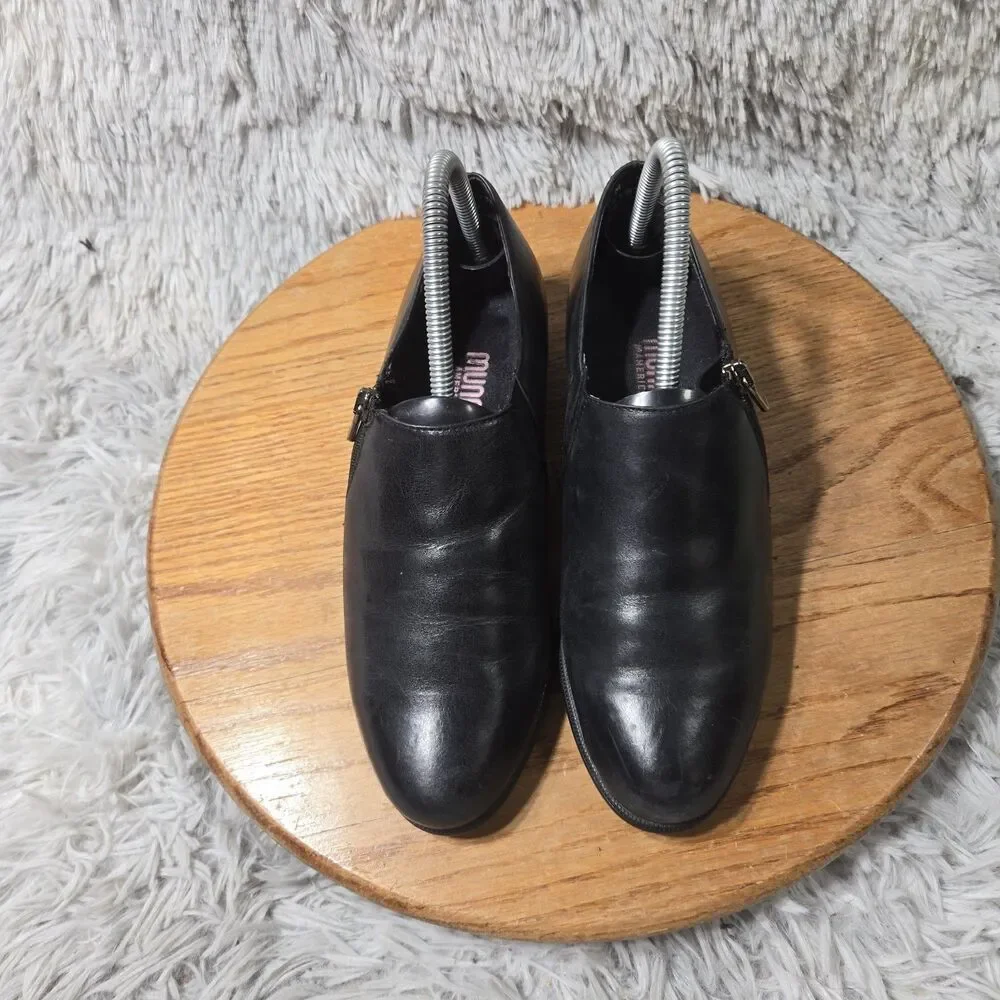 Munro American Proper Leather Heels Womens Size 7.5M Side Zip Black Shoes #6384